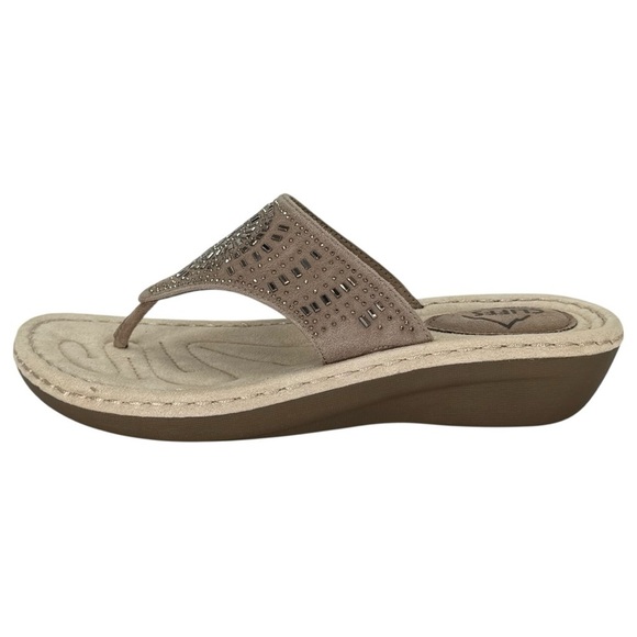 Cliffs by White Mountain Cienna Studded Womens Thong Sandals Size 7.5M - Picture 3 of 11